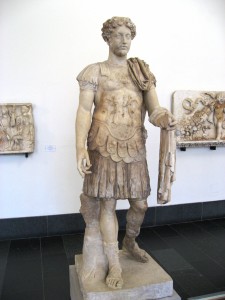 Pergamonmuseum_-_Antikensammlung_-_Statue_38